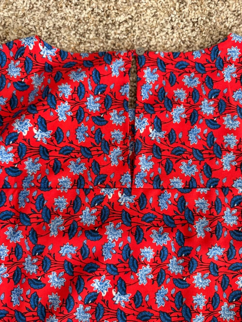 Red Floral Pattern Dress - Picture 9 of 9